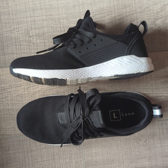 Loom waterproof black sneakers US 7/EU 38 - Picture 3 of 6